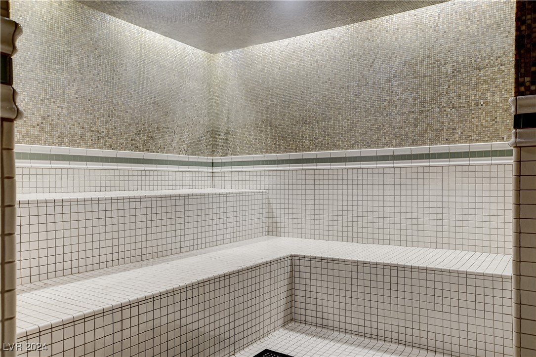 Las Vegas, Nevada 89109, United States, 2 Bedrooms Bedrooms, ,3 BathroomsBathrooms,Residential,Active,37844