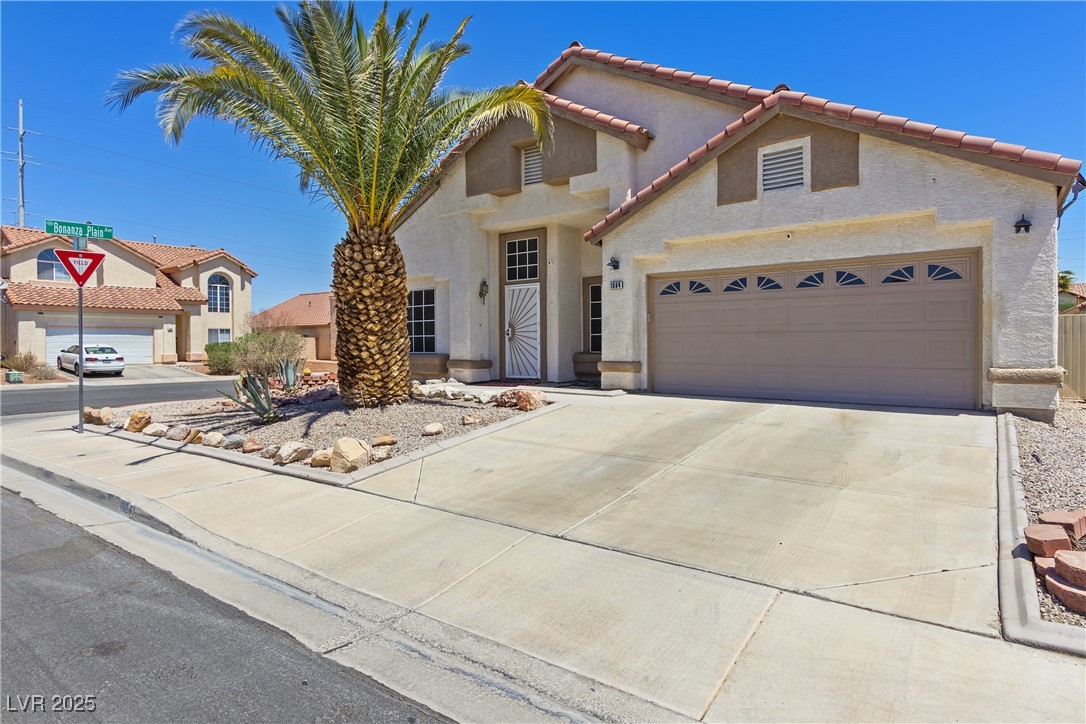 1084 Little House Court, Henderson, Nevada image 2