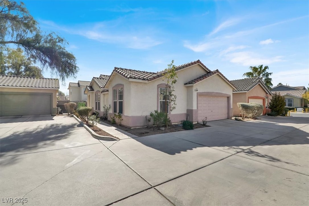 Las Vegas, Nevada 89122, United States, 3 Bedrooms Bedrooms, ,2 BathroomsBathrooms,Residential,Active,8176