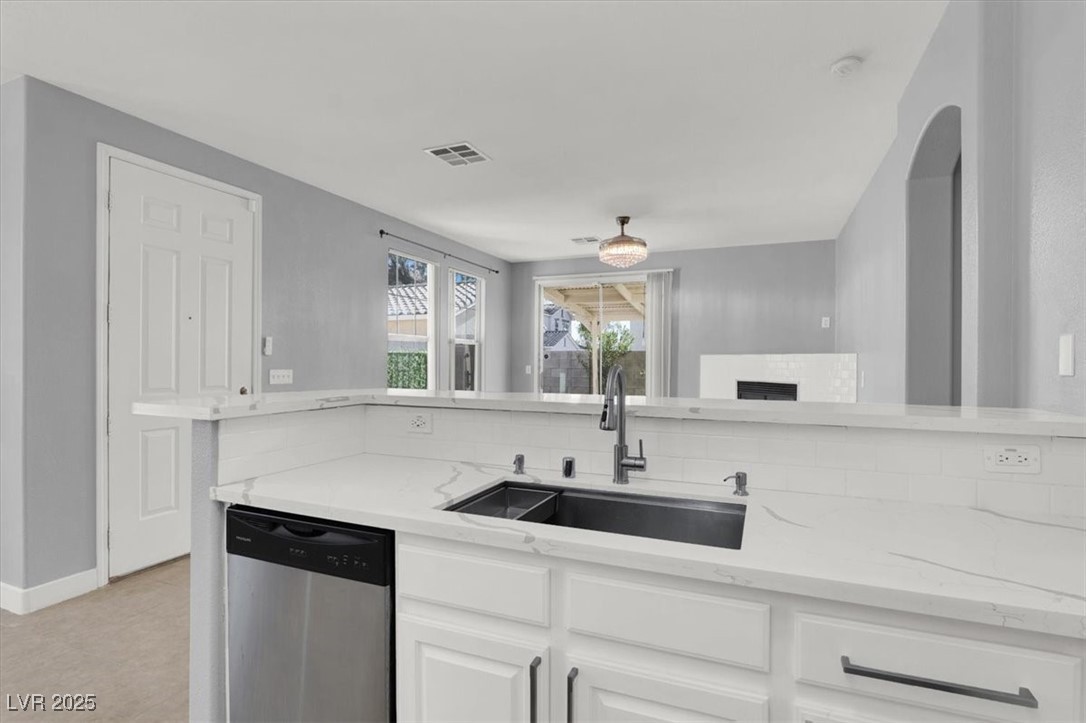 Las Vegas, Nevada 89122, United States, 3 Bedrooms Bedrooms, ,2 BathroomsBathrooms,Residential,Active,8176