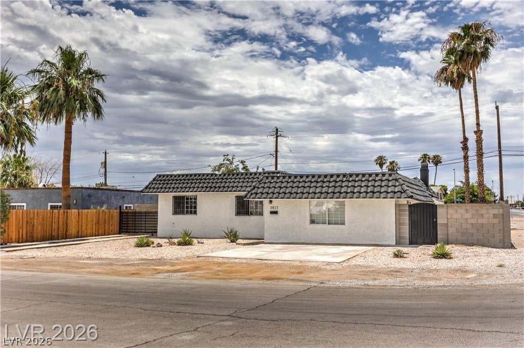 3811 Tumbleweed Avenue
