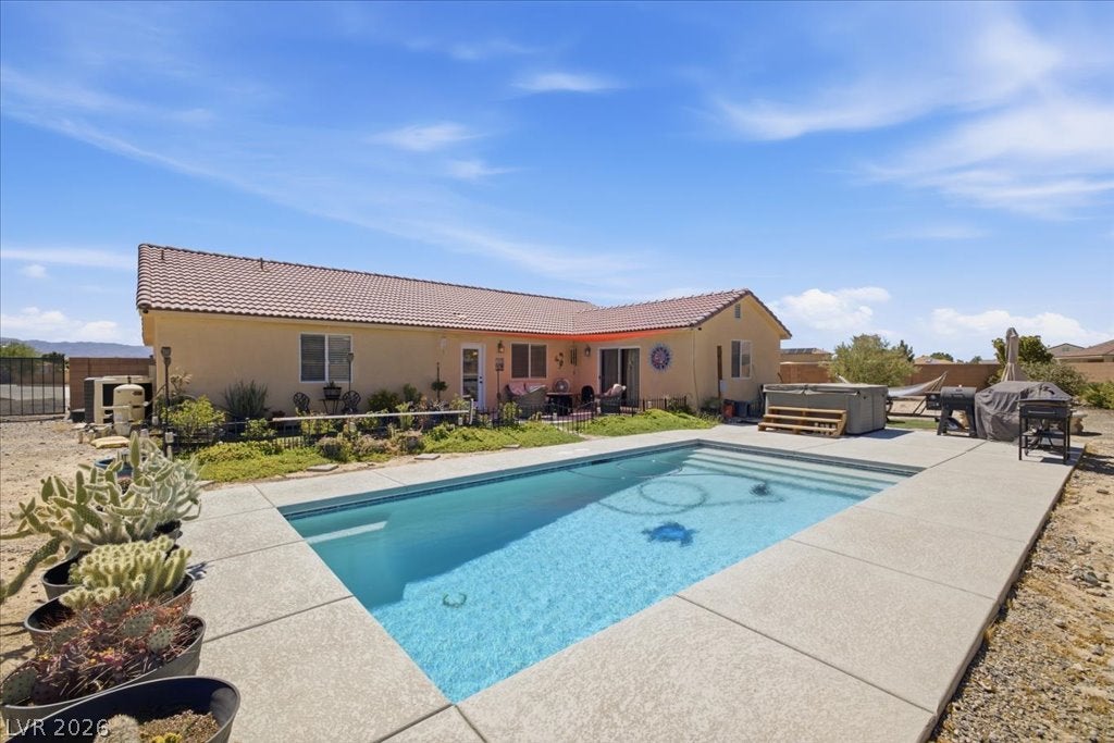 6711 Greenbriar Court