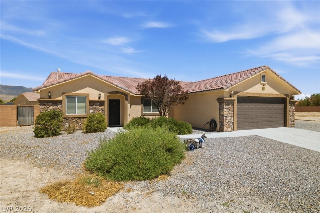 6711 Greenbriar Court