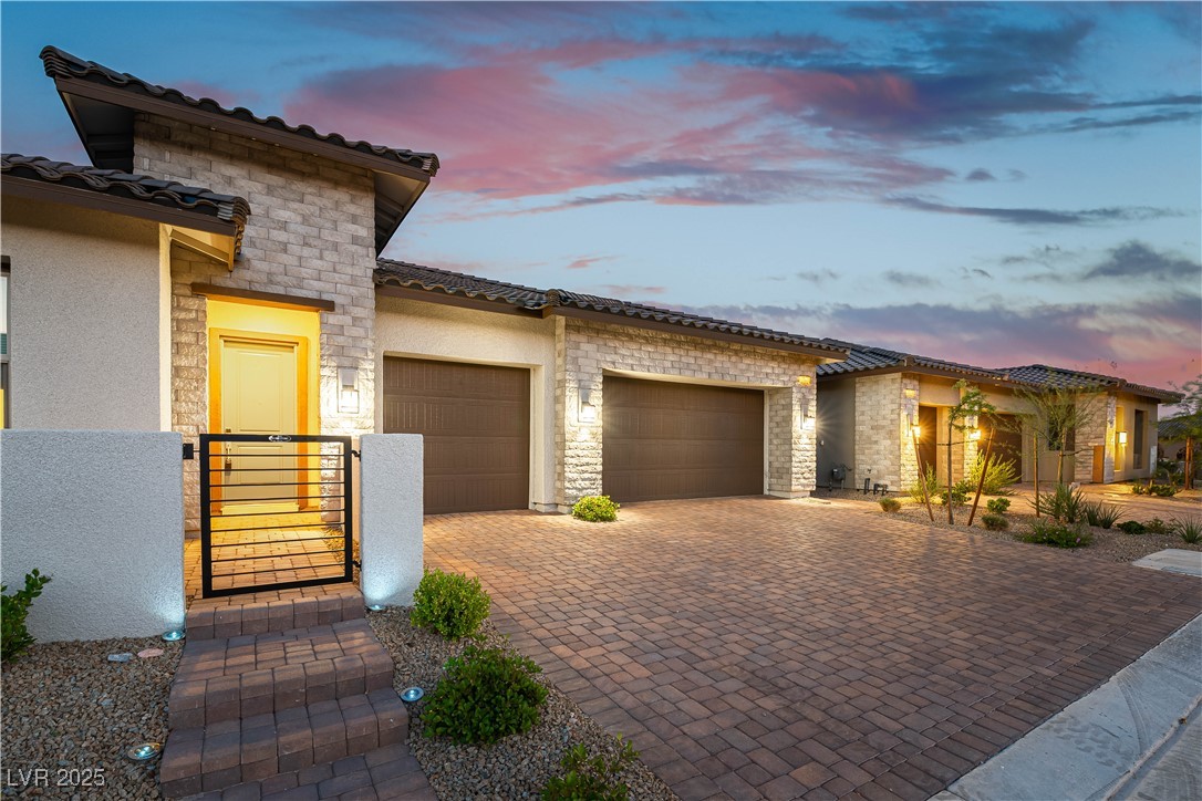 Properties 1 218 Vista Balla Avenue