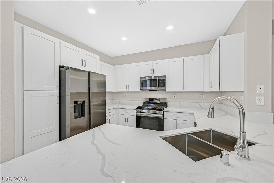 2259 Surrey Meadows Avenue