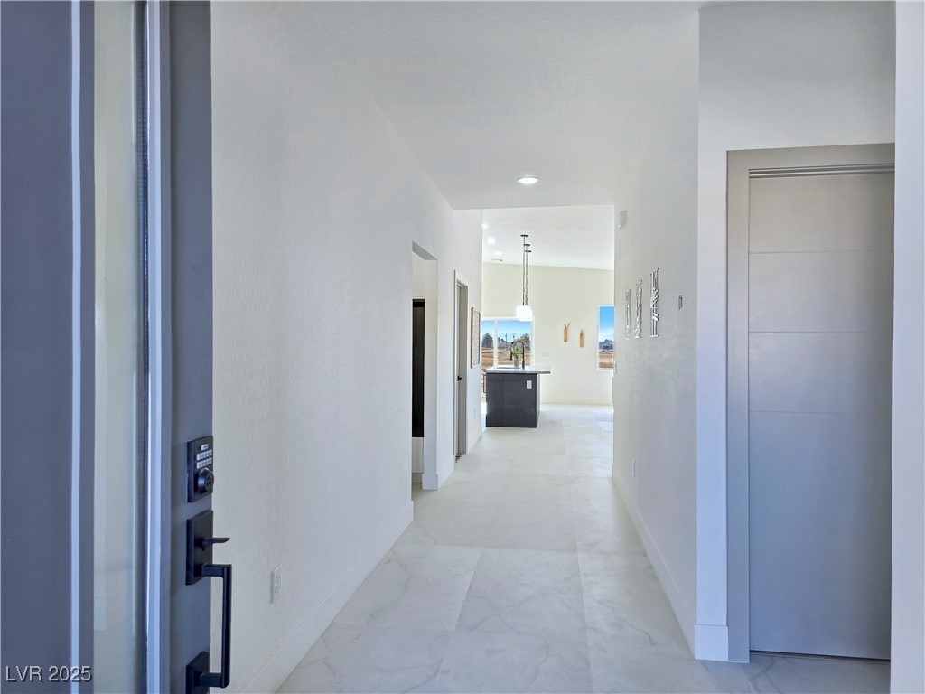 991 E Enchanted Mesa Street