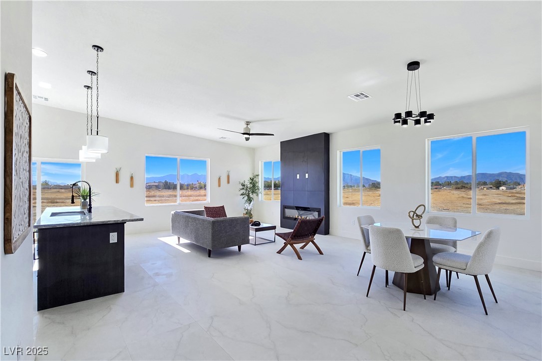 991 E Enchanted Mesa Street