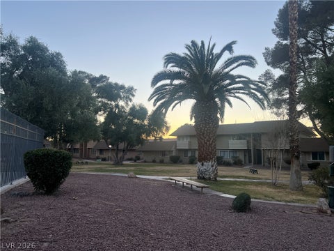 Townhouse For Rent - 2568 Paradise Village Way<br/> Clark County, Las Vegas, NV 89120