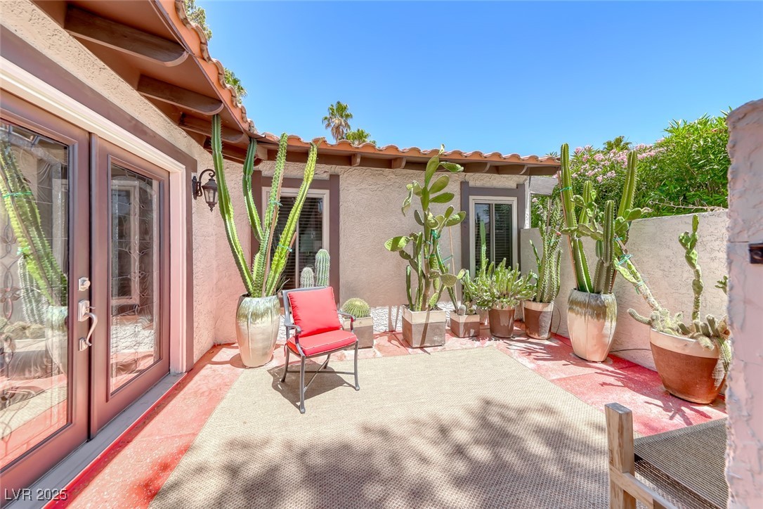 Properties 2 2101 Plaza Del Fuentes