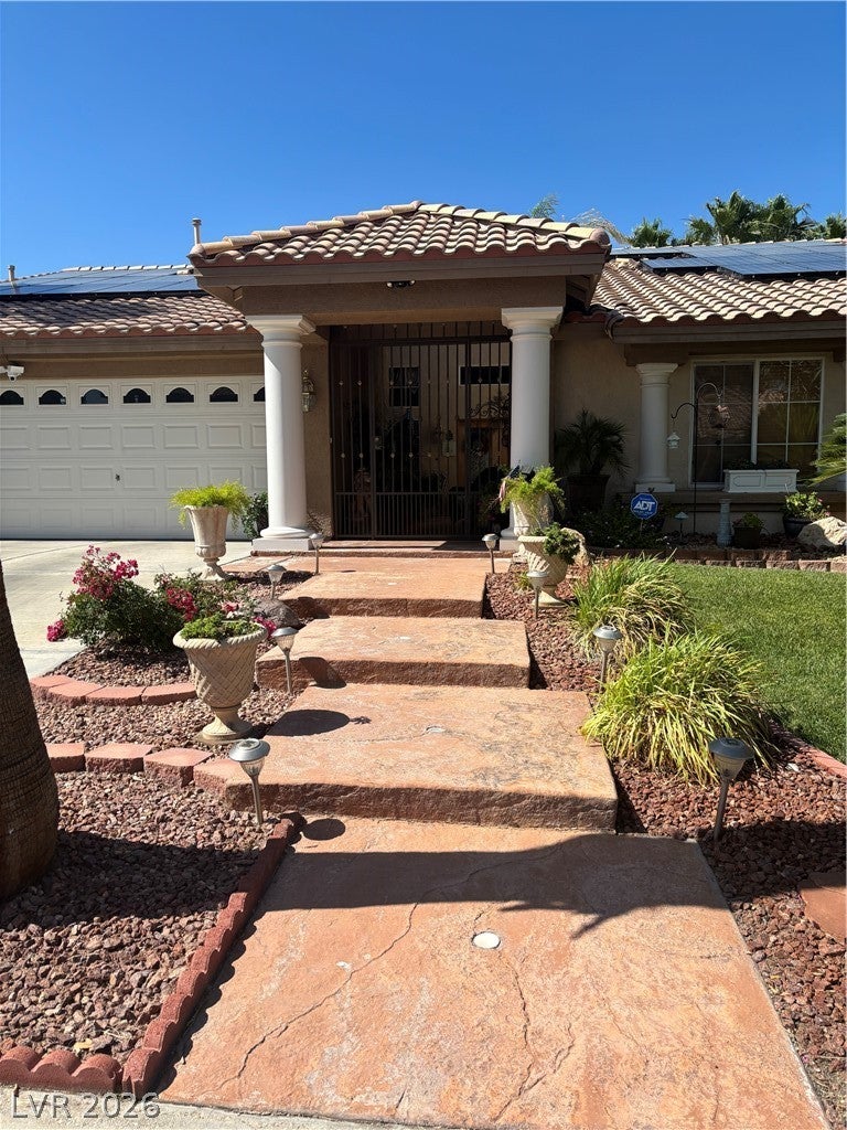 1412 October Oak Avenue