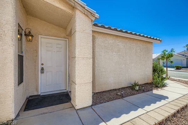 884 Cozy Valley Street