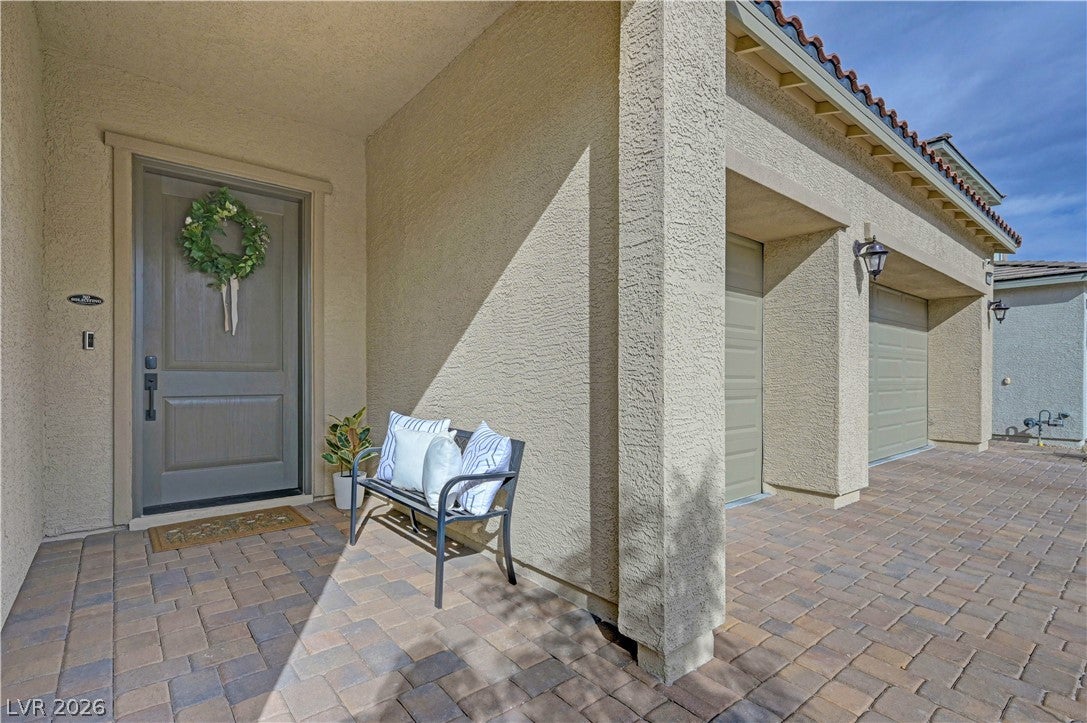 10226 Bismarck Palms Avenue