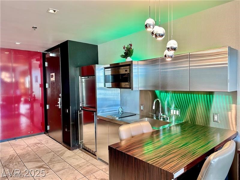 4381 W Flamingo Road 12304