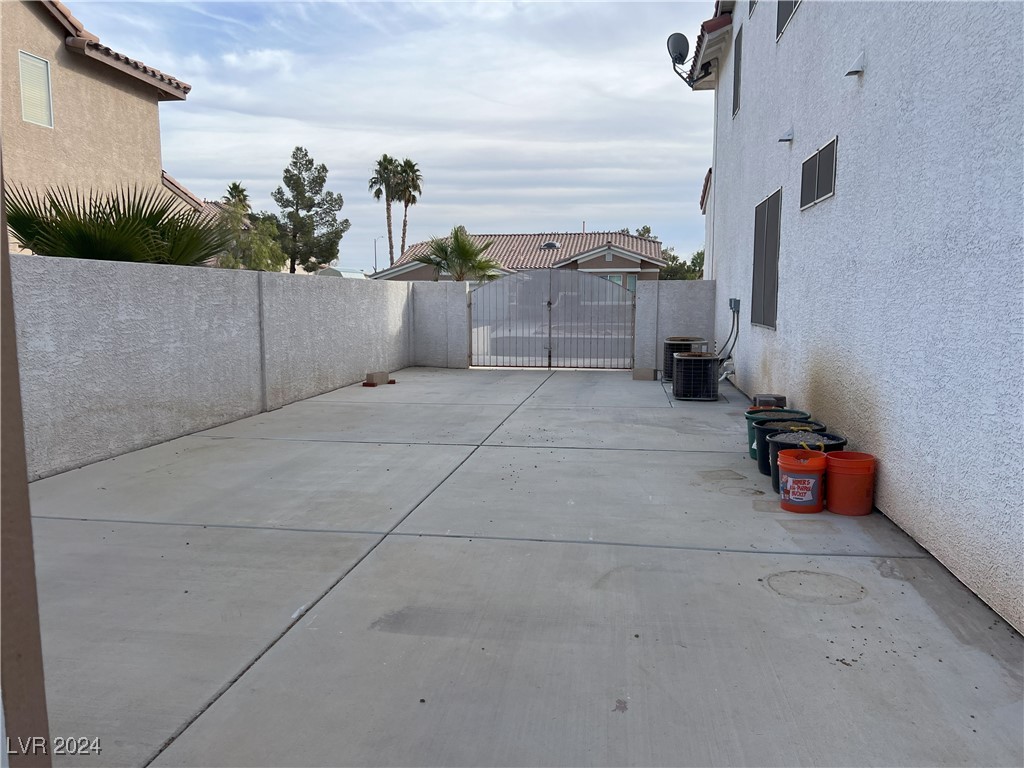 3049 Azure Bay Street