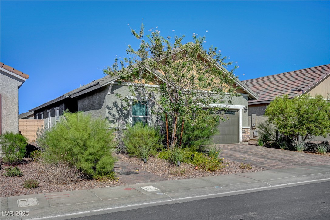 76 Summer Rhapsody Avenue, Henderson, Nevada image 2
