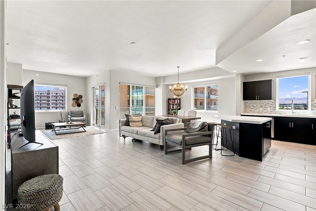 8255 Las Vegas Boulevard 610