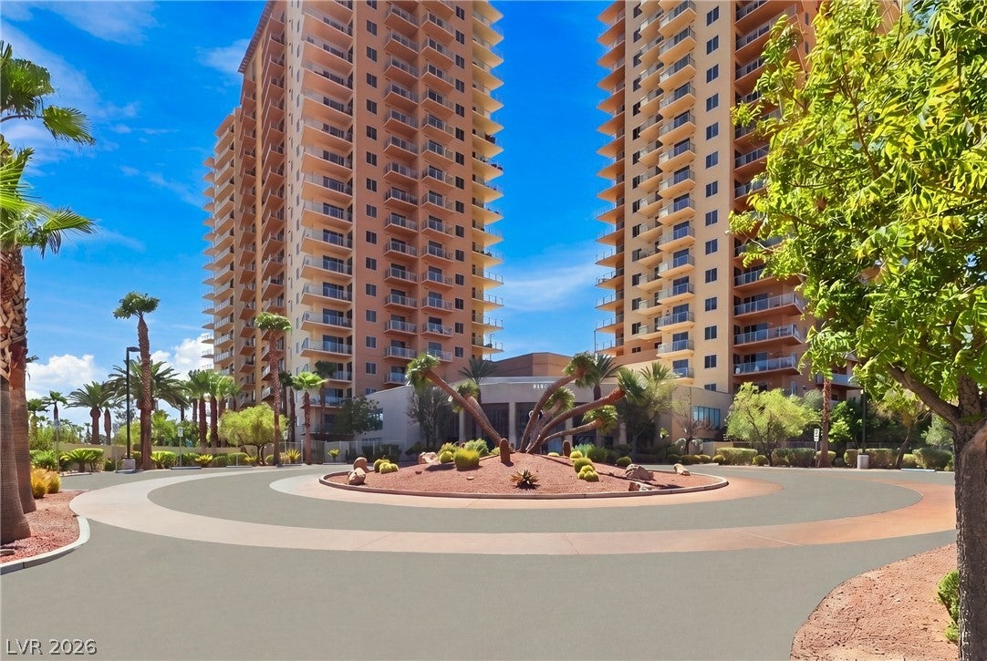 8255 Las Vegas Boulevard 610