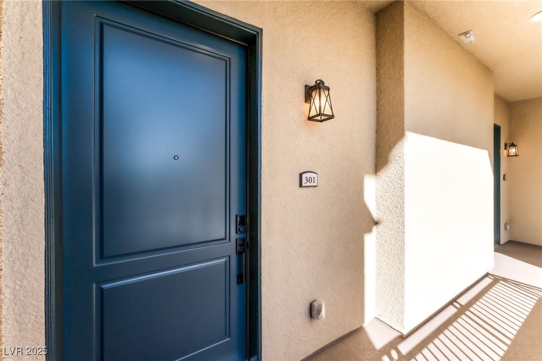 9132 Las Manaitas Avenue 301