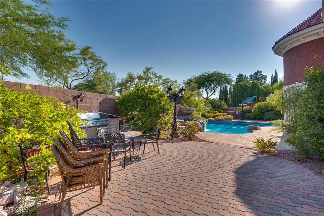 404 Saint Andrews Court
