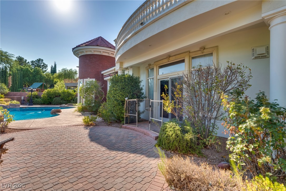 404 Saint Andrews Court