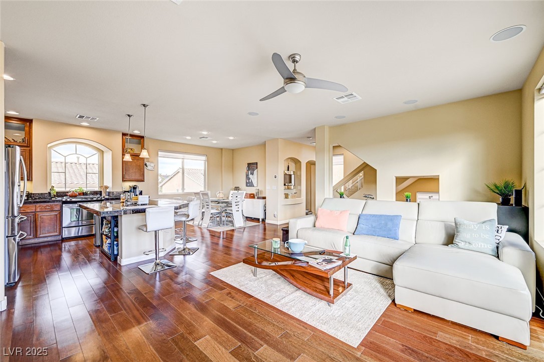 Las Vegas, Nevada 89139, United States, 3 Bedrooms Bedrooms, ,3 BathroomsBathrooms,Residential,Active,316