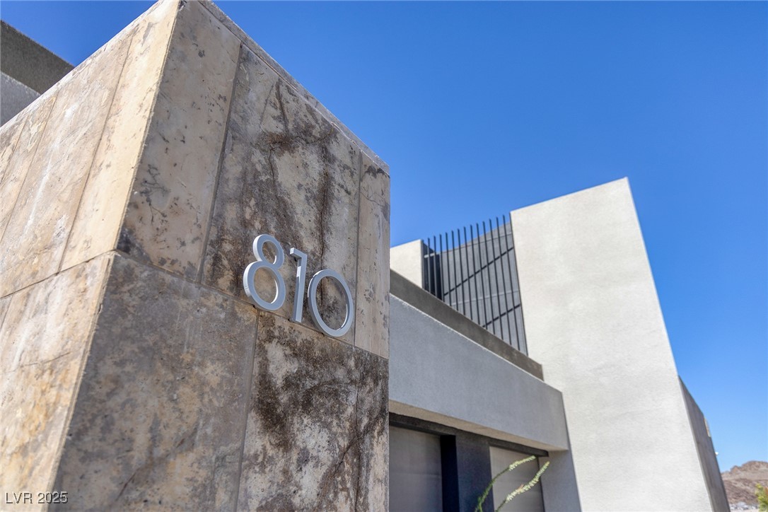 810 Dragons Eye Drive