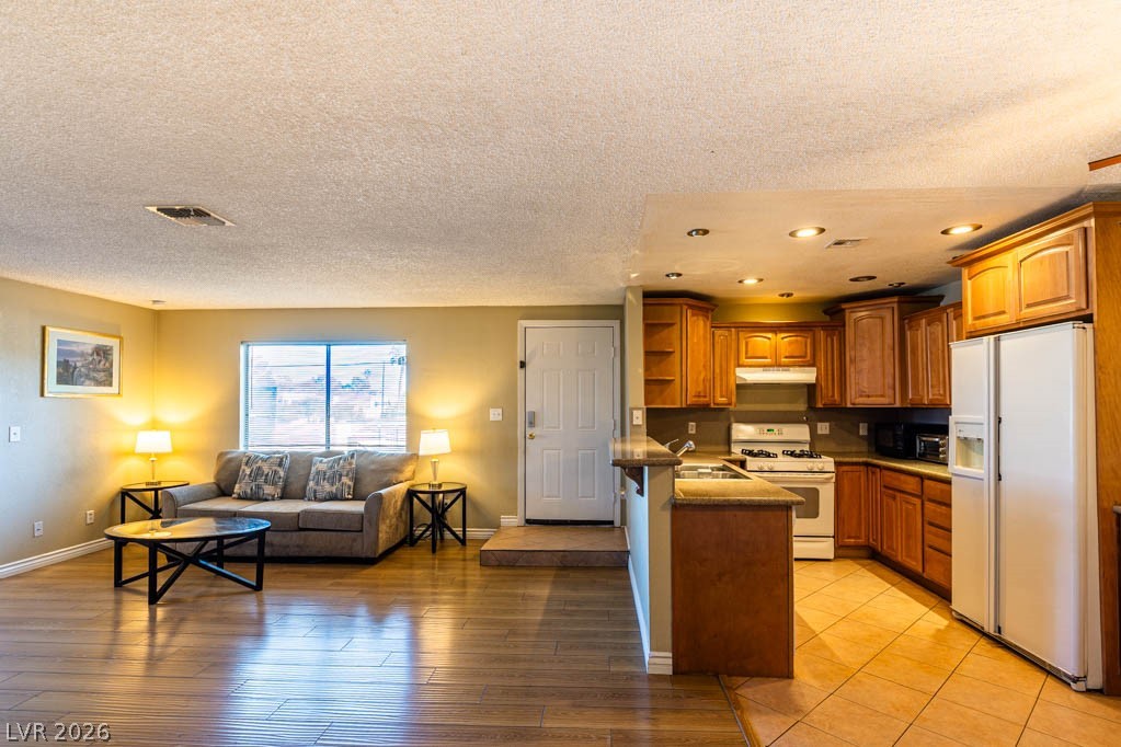 1400 Santa Margarita Street B