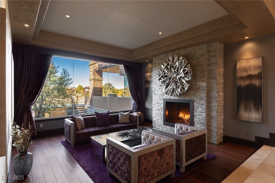 30 Meadowhawk Lane