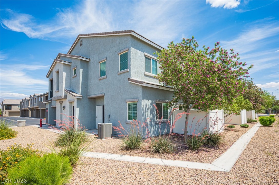 2715 Amazing Meadows Avenue 1182