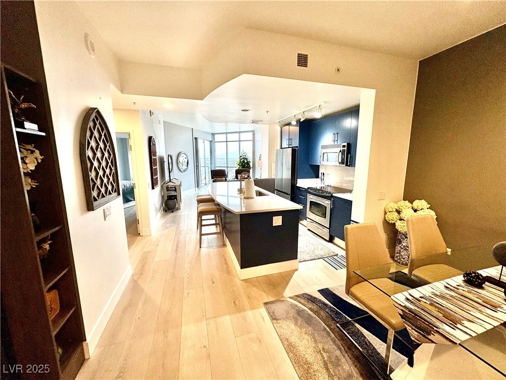 200 W Sahara Avenue 3610