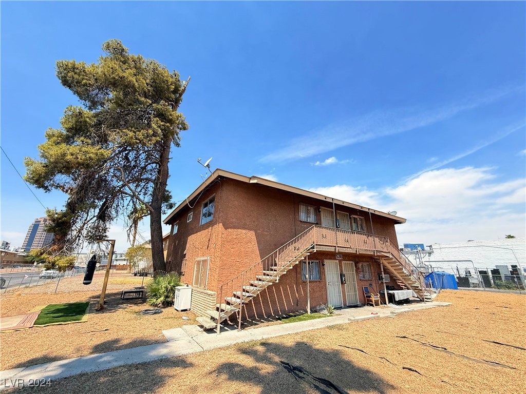536 North Circle