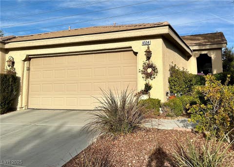 Townhouse For Sale - 4534 Regalo Bello Street<br/> Clark County, Las Vegas, NV 89135