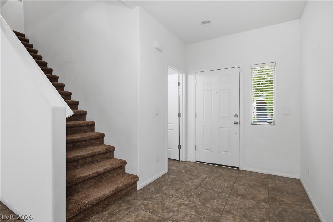 9028 Refined Court