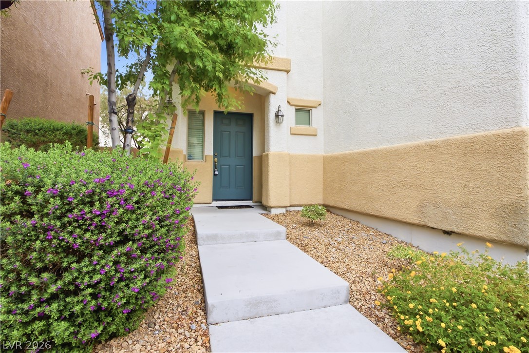 9028 Refined Court