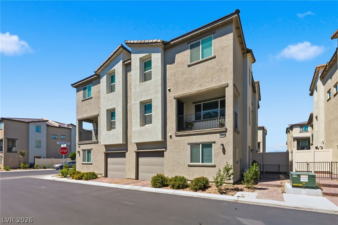 6941 Skyline Blue Street