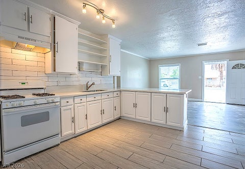 Photo of 911 N 1st Street, Las Vegas, NV 89101 (MLS # 2819199)