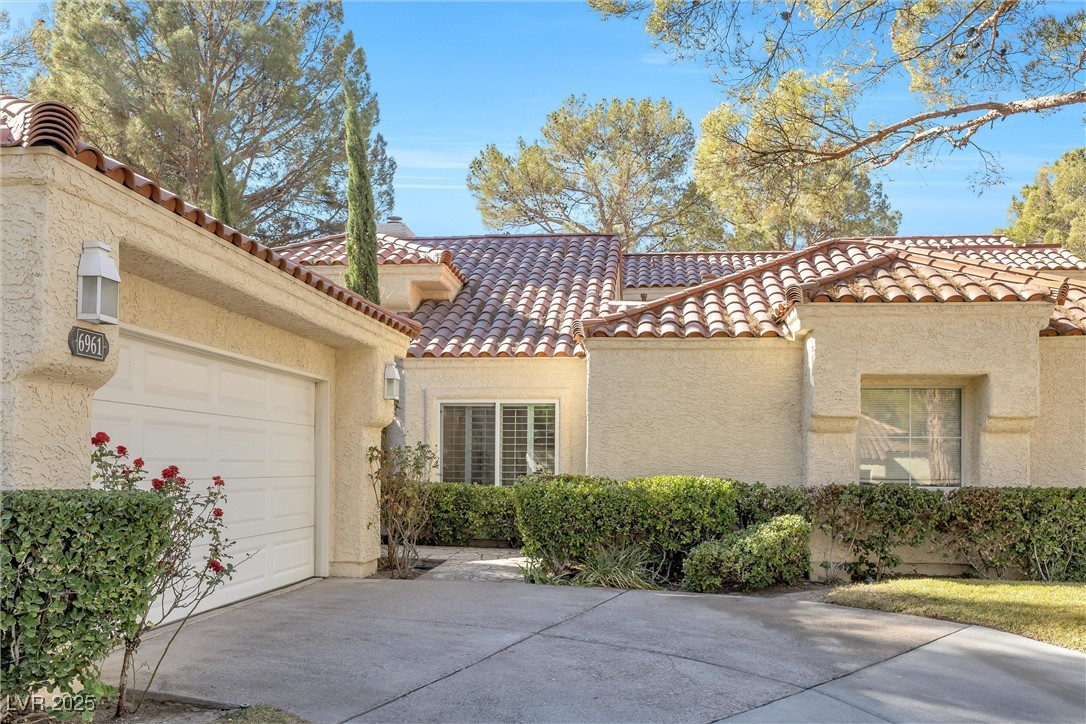 6961 Emerald Springs Lane, Las Vegas, Nevada image 3
