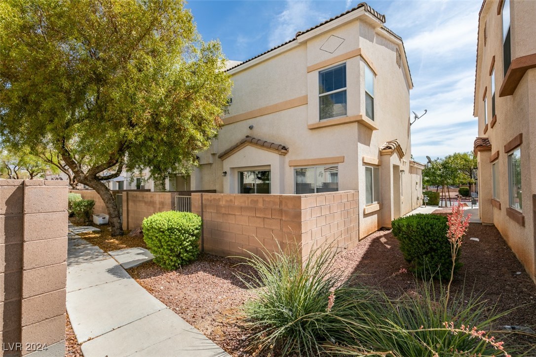 3233 Dragon Fly Street, North Las Vegas, Nevada image 2