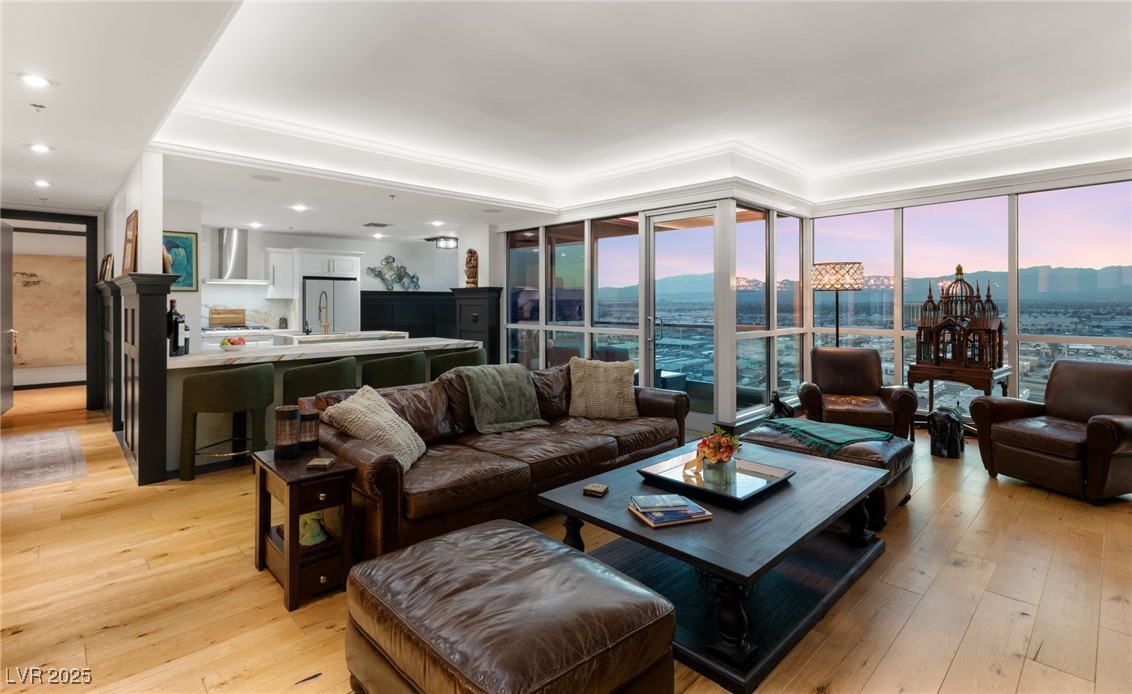 4575 Dean Martin Drive 2806