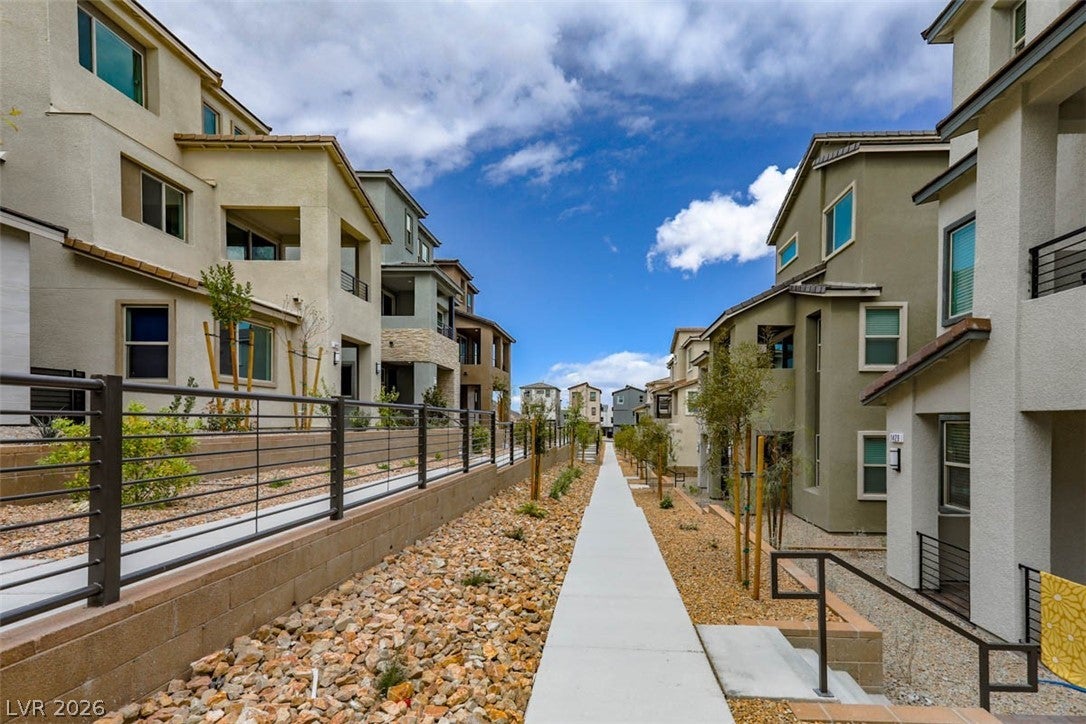 1437 Whistling Kite Street