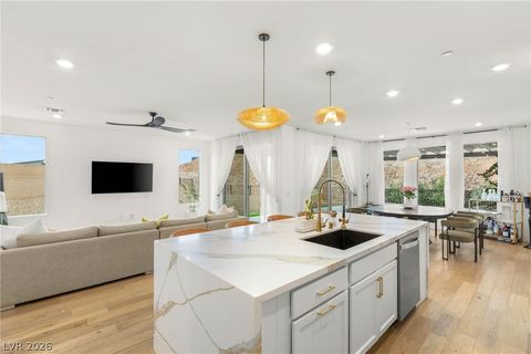 Photo of 6 Sun Lily Lane, Henderson, NV 89011 (MLS # 2781725)
