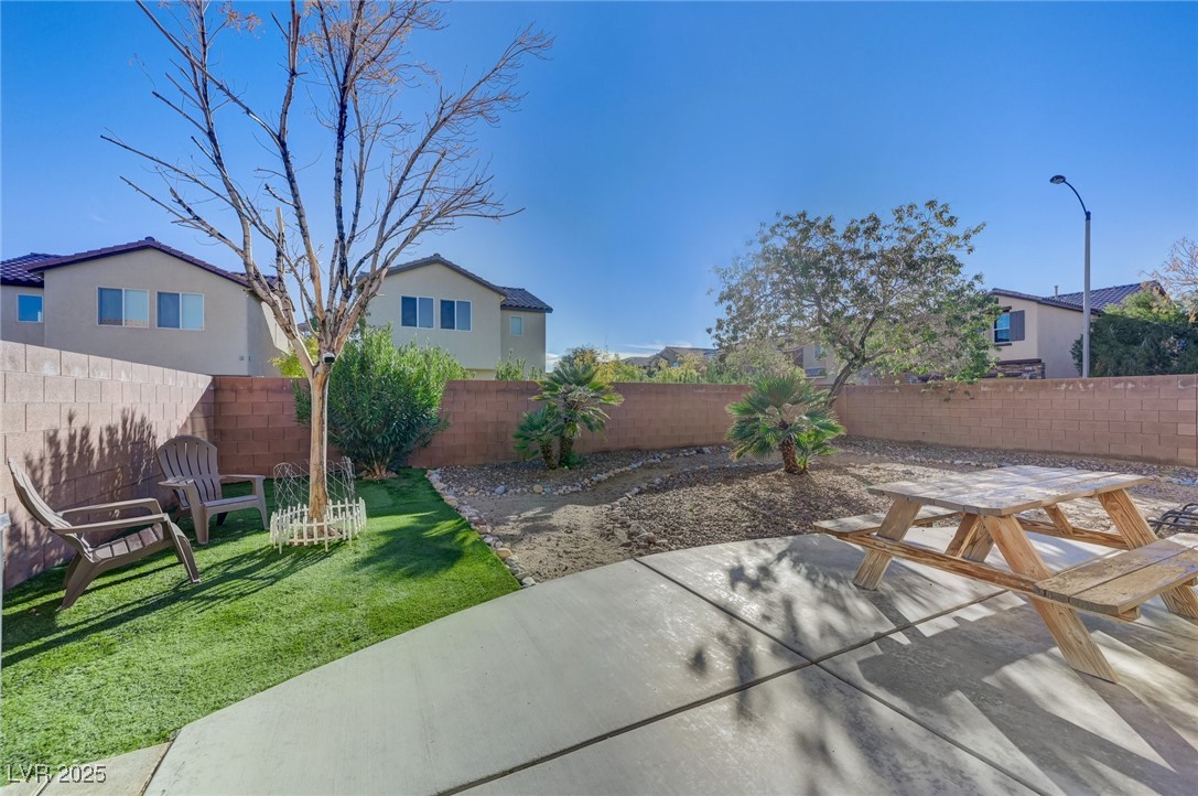 7497 Glimmering Sun Avenue