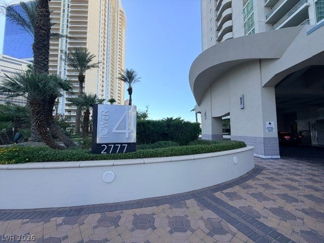 2777 Paradise 807
