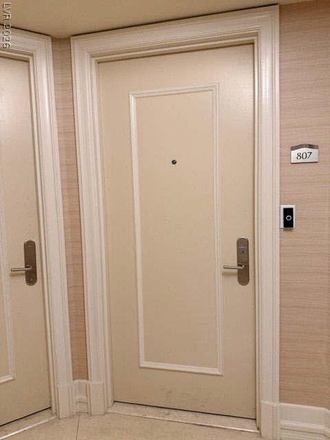 2777 Paradise 807