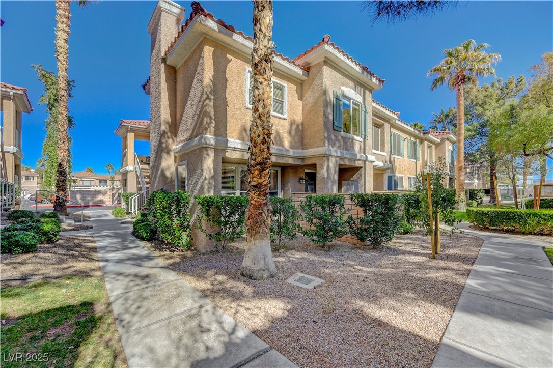 251 S Green Valley Parkway #1514, Henderson, Nevada image 2