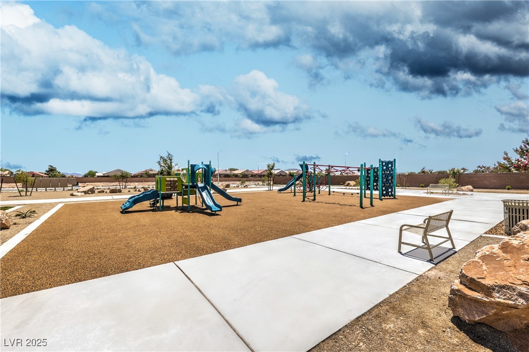 2638 DAHLIA FALLS Avenue 123