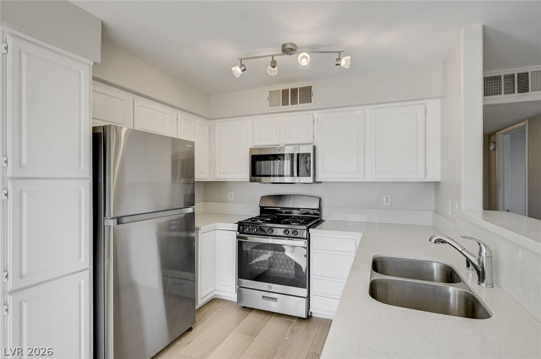 5710 E Tropicana Avenue 1029