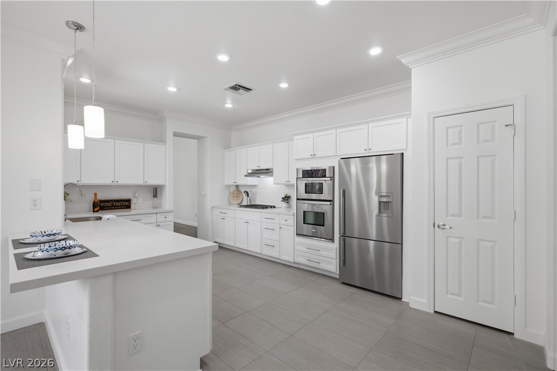 1944 Summer Palm Place 101