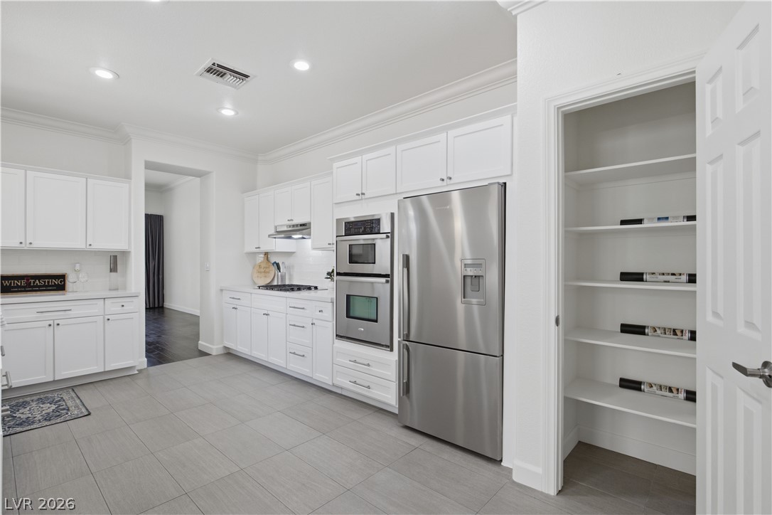 1944 Summer Palm Place 101