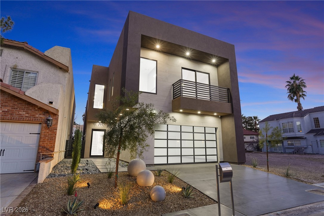 Properties 3 2824 Queens Courtyard Drive